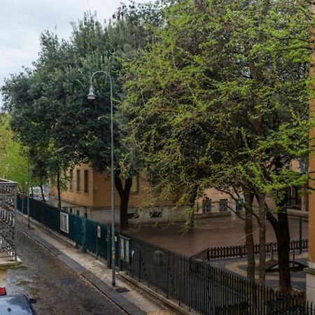 Comfortable Apartment Behind Arena Di Verona Bagian luar foto