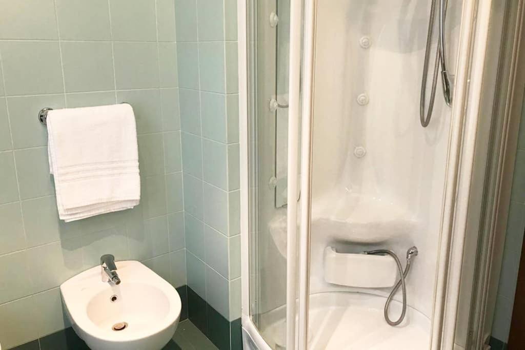 Comfortable Apartment Behind Arena Di Verona Bagian luar foto