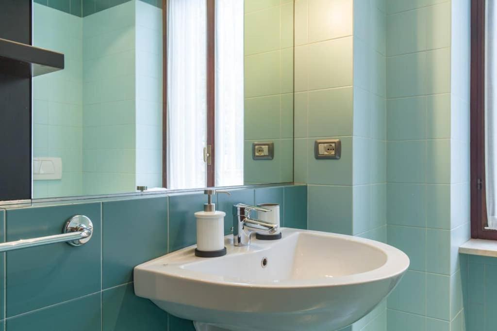 Comfortable Apartment Behind Arena Di Verona Bagian luar foto