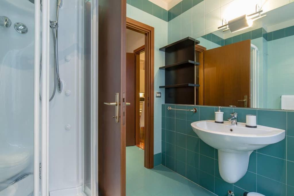 Comfortable Apartment Behind Arena Di Verona Bagian luar foto