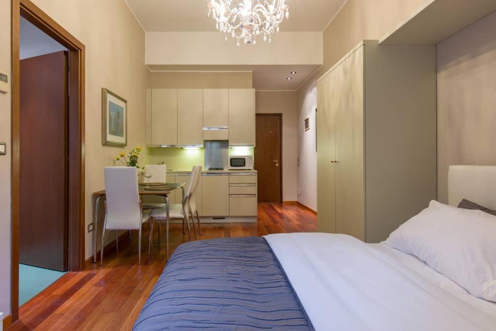 Comfortable Apartment Behind Arena Di Verona Bagian luar foto